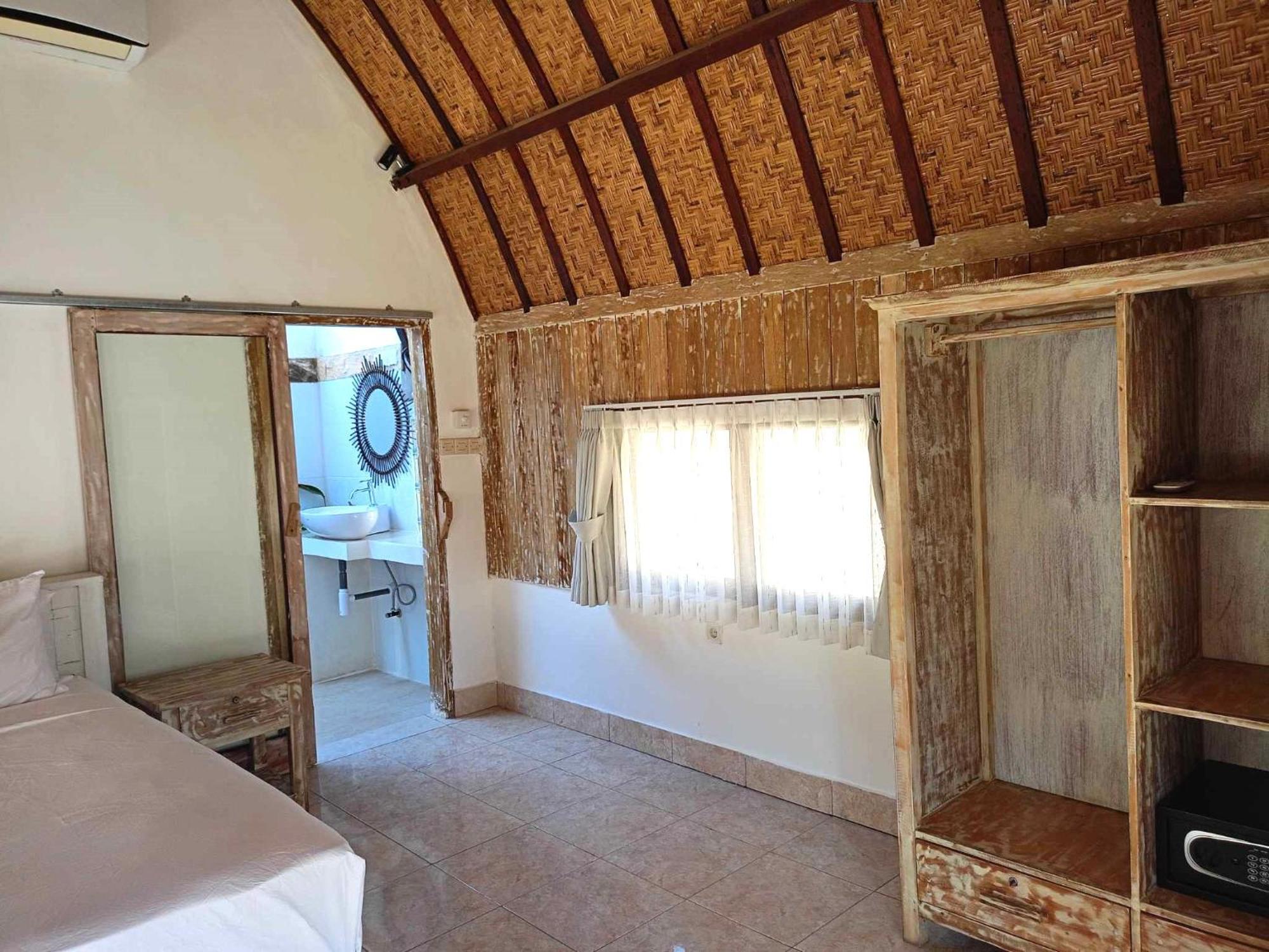 Bintang Tiga Bungalows Gili Air Bagian luar foto