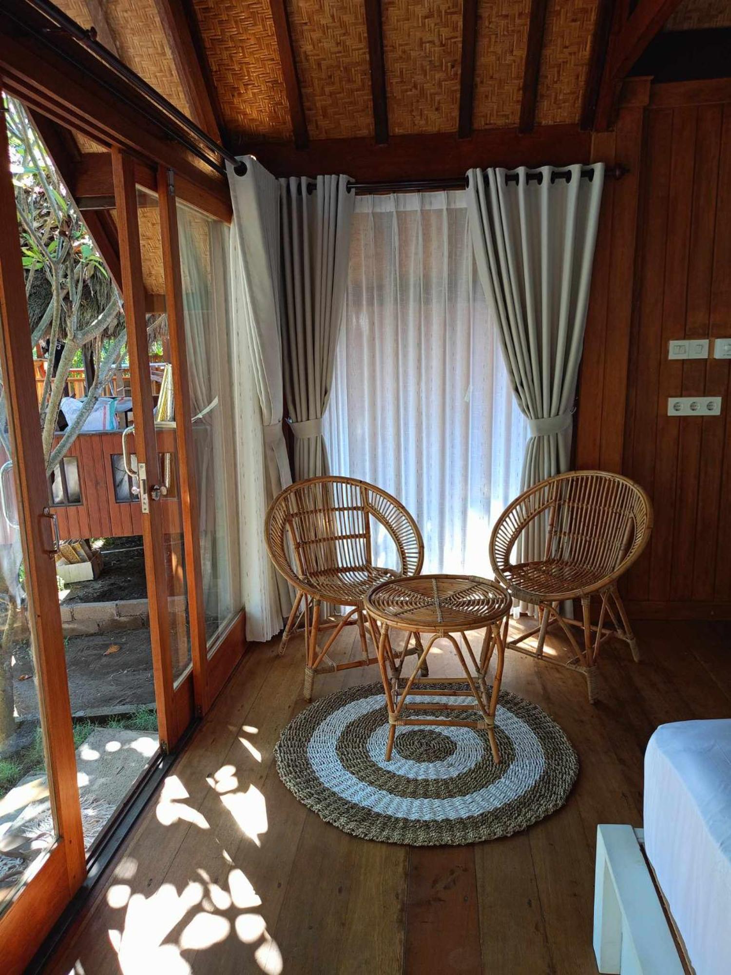 Bintang Tiga Bungalows Gili Air Bagian luar foto