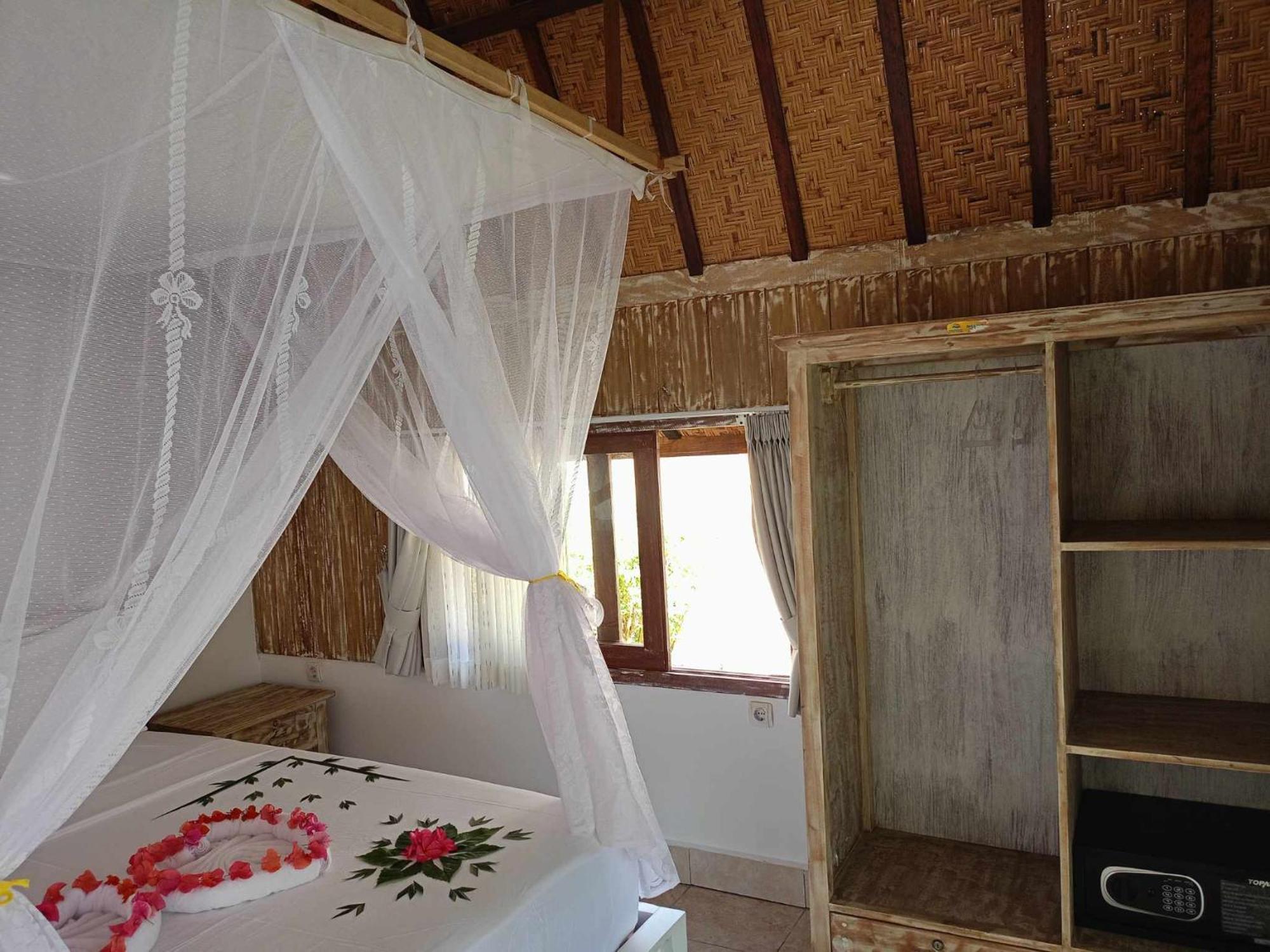 Bintang Tiga Bungalows Gili Air Bagian luar foto