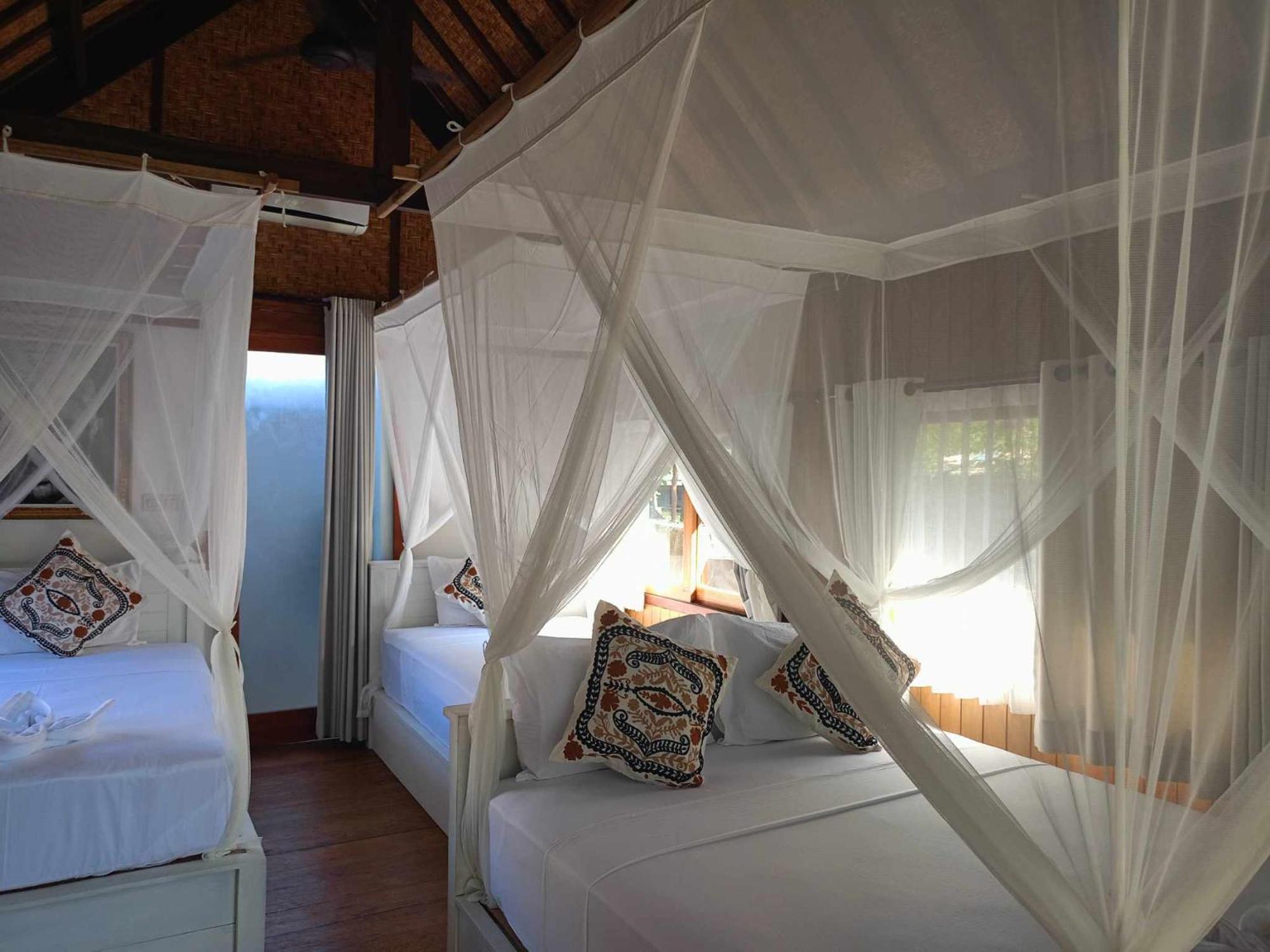Bintang Tiga Bungalows Gili Air Bagian luar foto