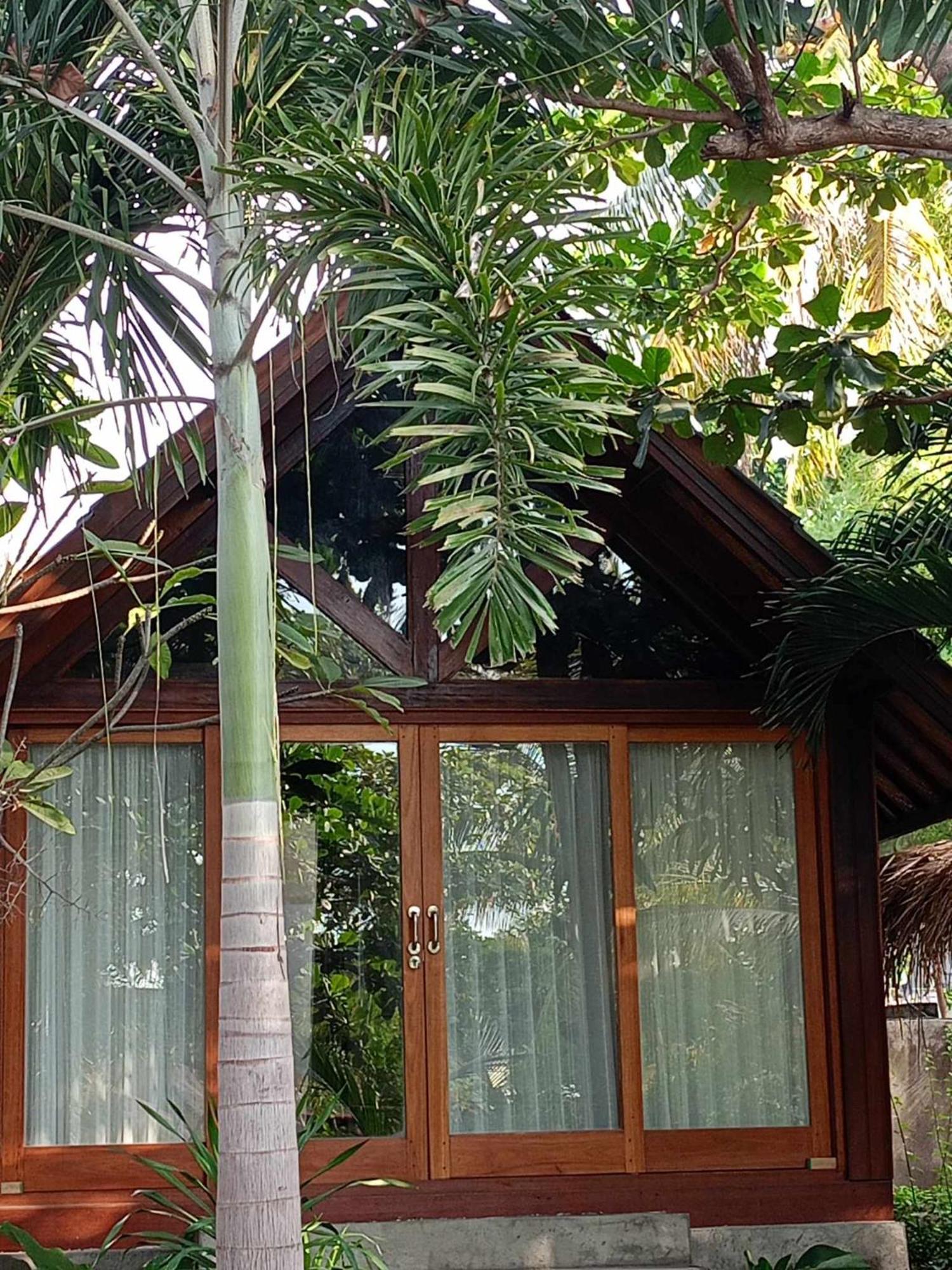 Bintang Tiga Bungalows Gili Air Bagian luar foto