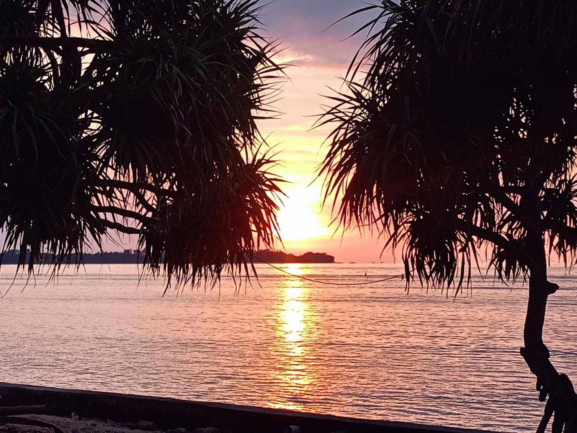 Bintang Tiga Bungalows Gili Air Bagian luar foto