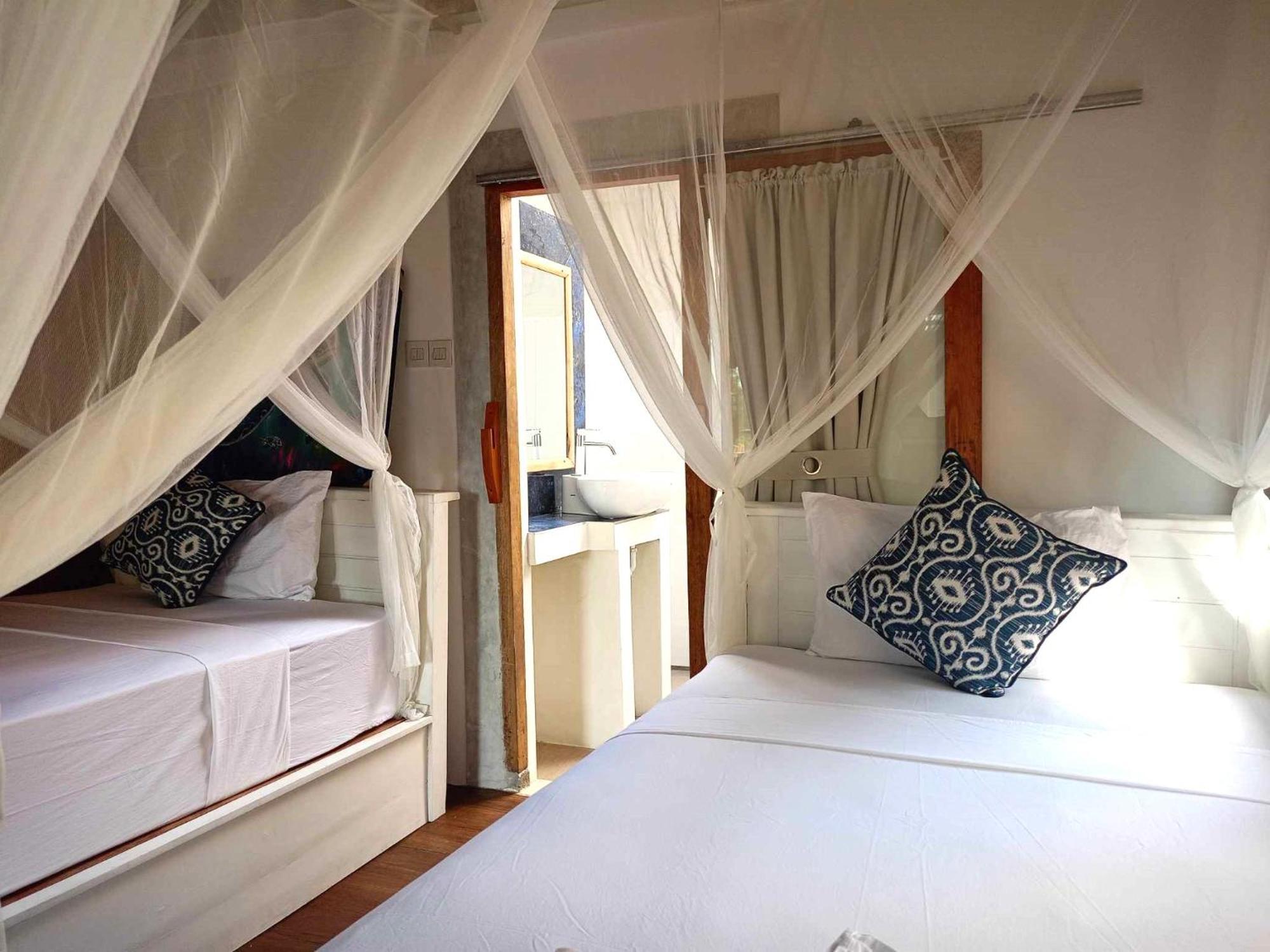 Bintang Tiga Bungalows Gili Air Bagian luar foto