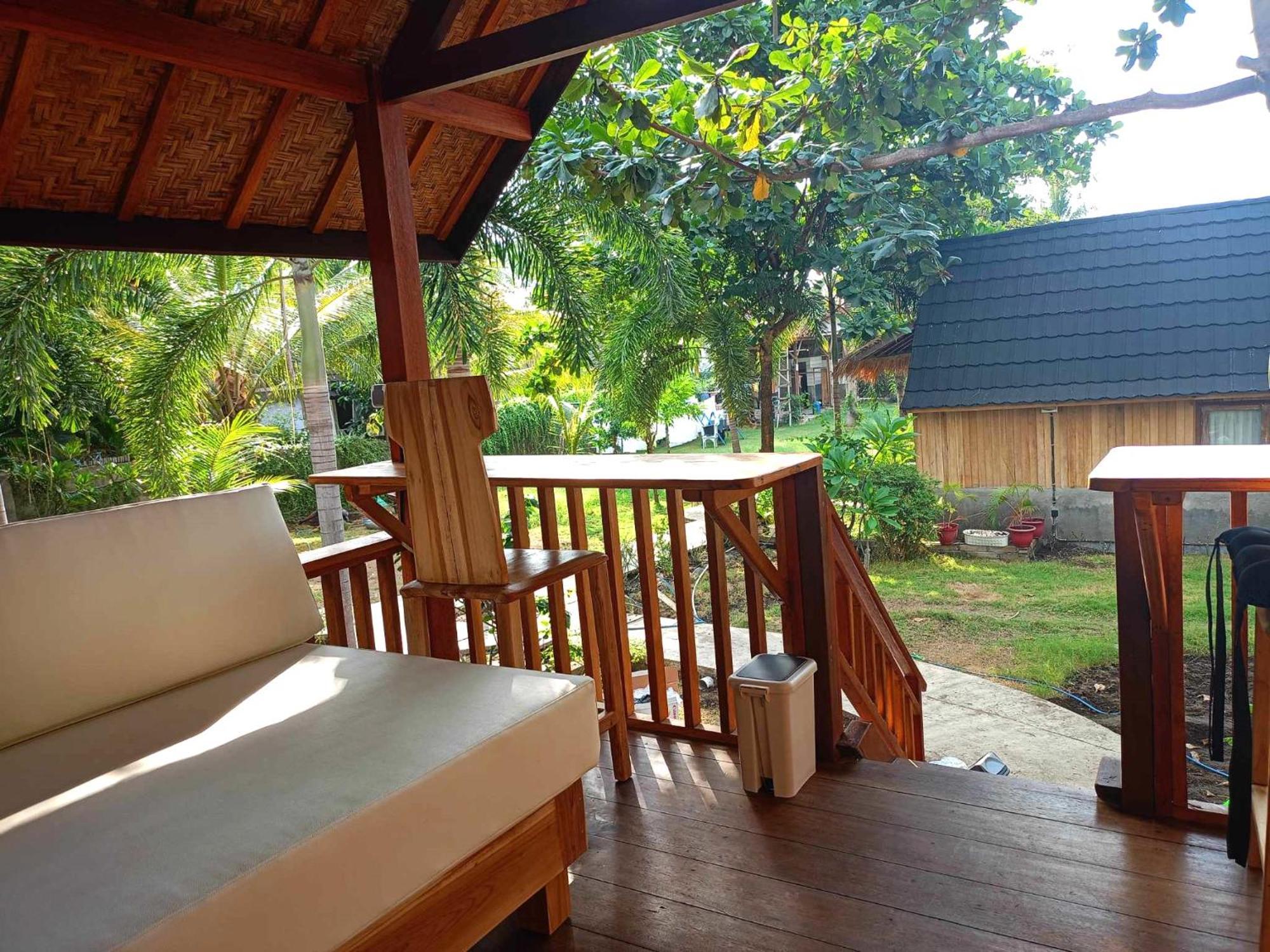 Bintang Tiga Bungalows Gili Air Bagian luar foto