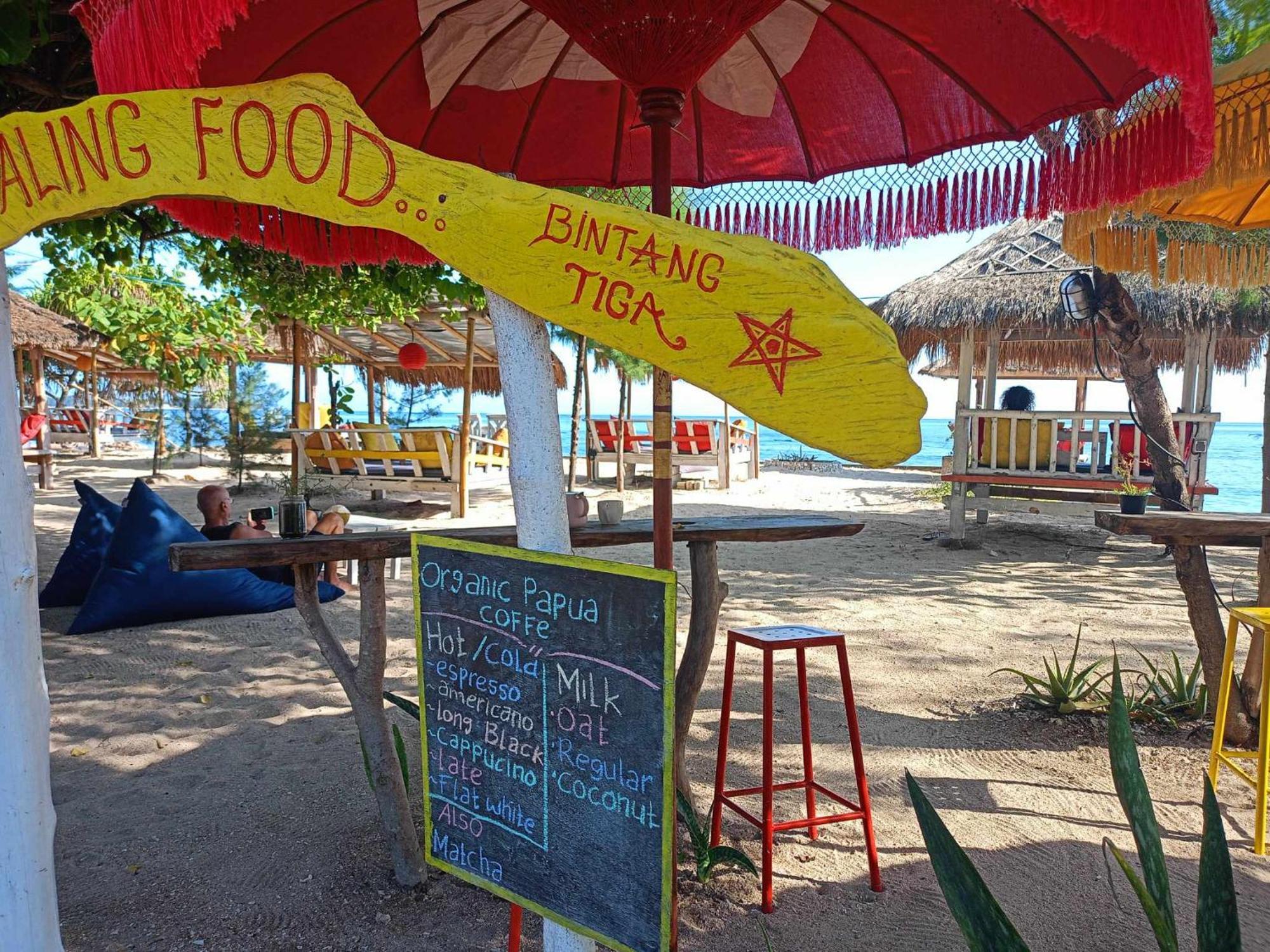 Bintang Tiga Bungalows Gili Air Bagian luar foto