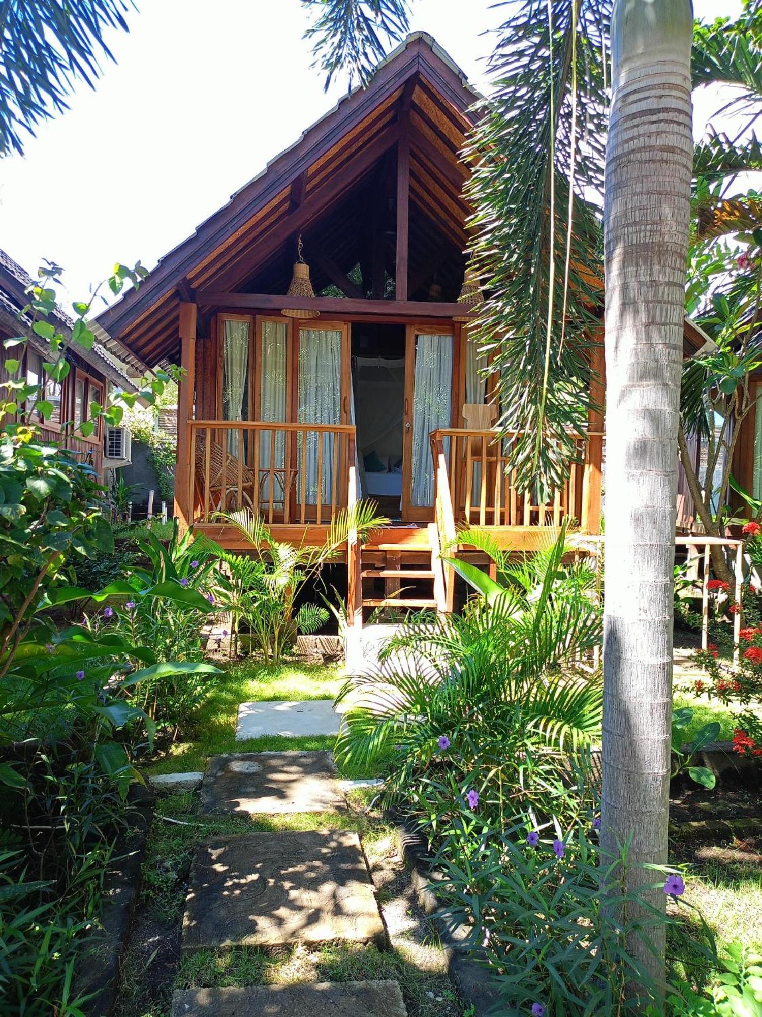 Bintang Tiga Bungalows Gili Air Bagian luar foto