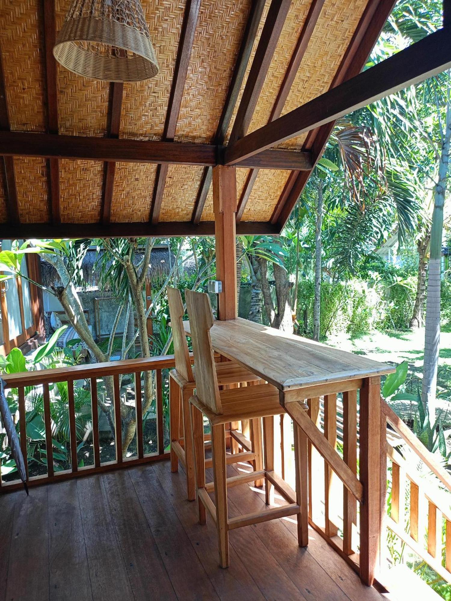 Bintang Tiga Bungalows Gili Air Bagian luar foto