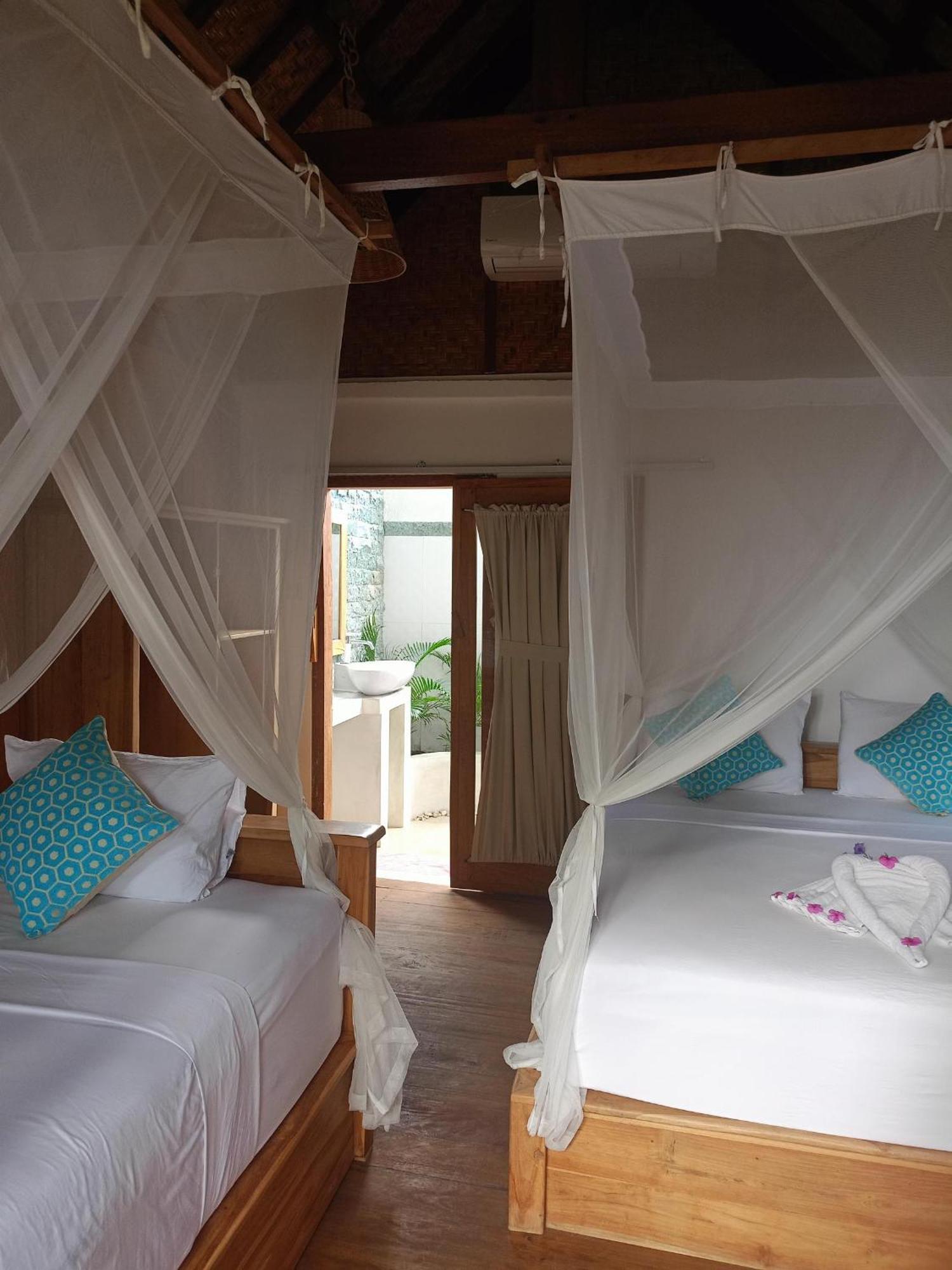 Bintang Tiga Bungalows Gili Air Bagian luar foto